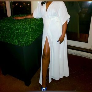 reformation Winslow wrap gown size S in the color ivory